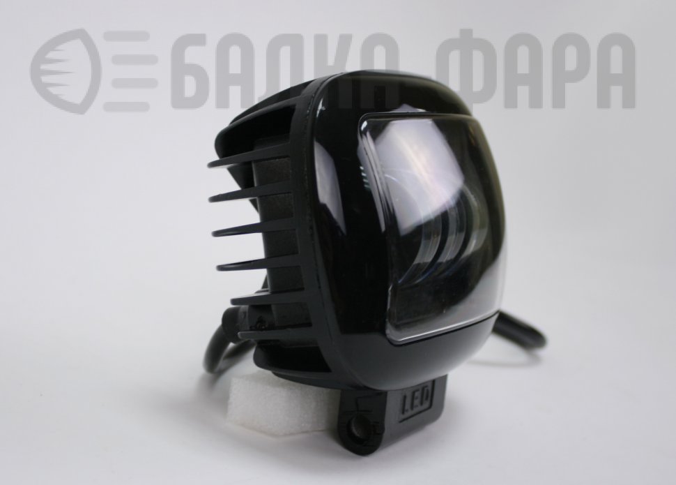 Фара с четкой светотеневой границей на 30 Ватт